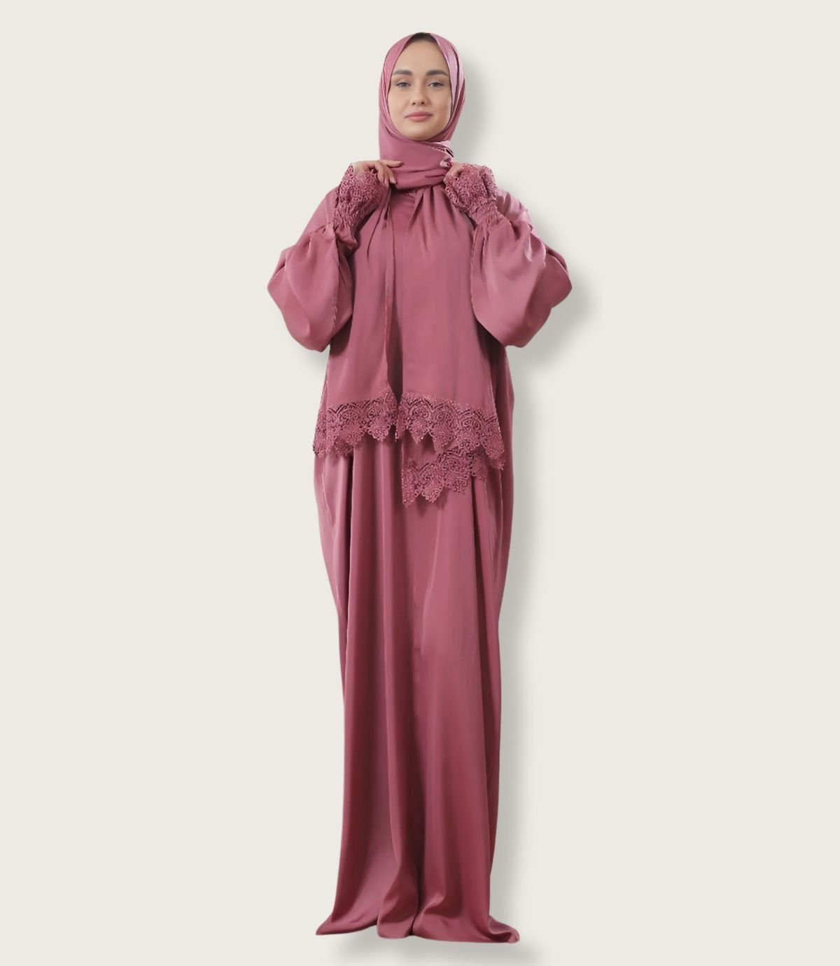 عباية ساتان مع أكمام دنتيل عريض - الصورة 7