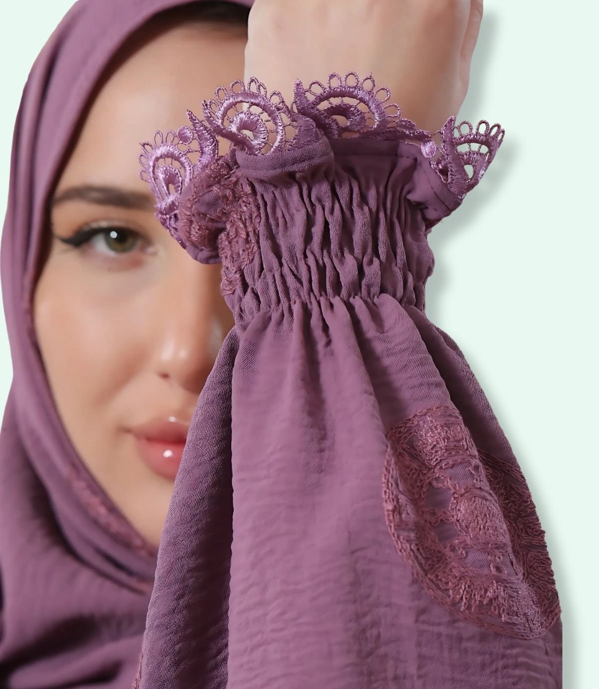 عباية مطرزة versace - الصورة 7