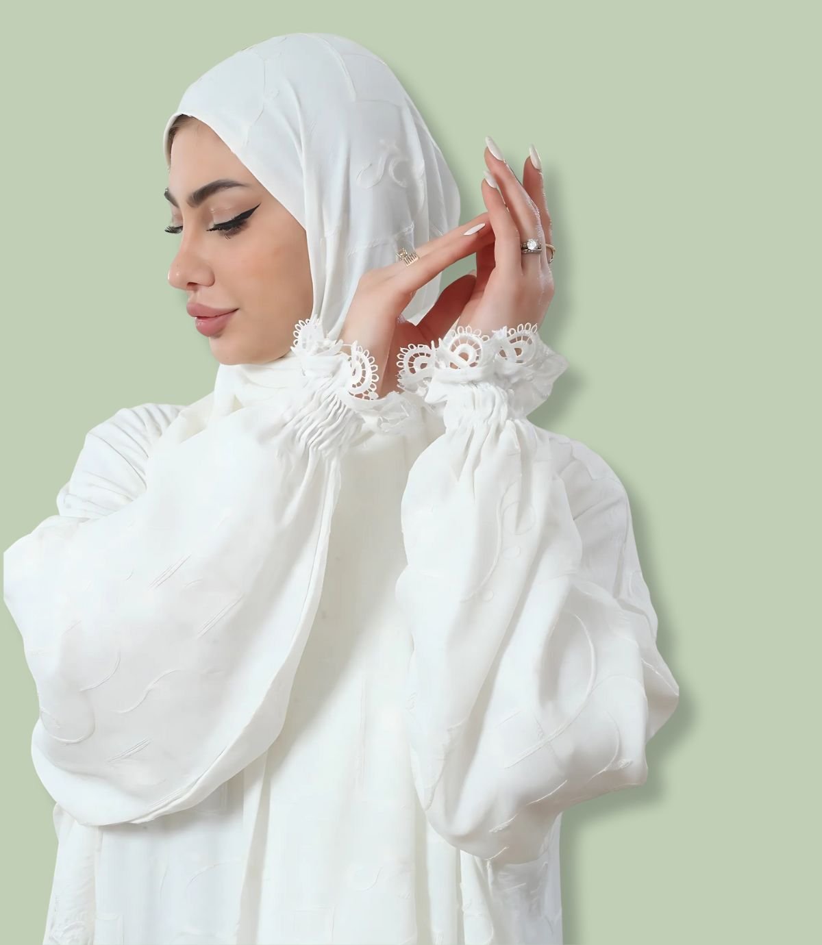 عباية مطرزة مع أكمام دنتيل رفيع - الصورة 4