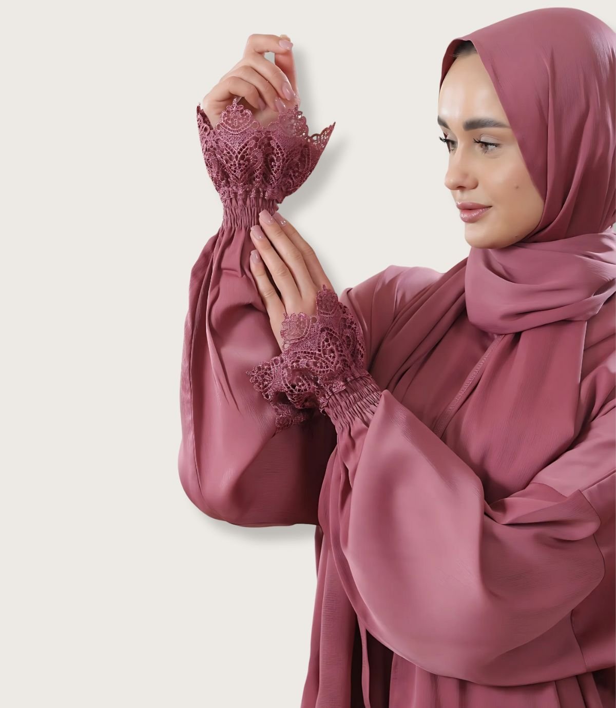 عباية ساتان مع أكمام دنتيل عريض - الصورة 5