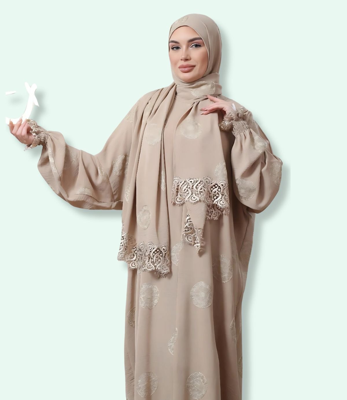 عباية مطرزة versace - الصورة 2